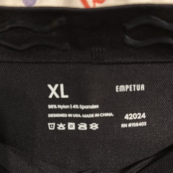 Shapermint Empetua High-Waisted Shaping Capri Legging - Picture 3 of 3